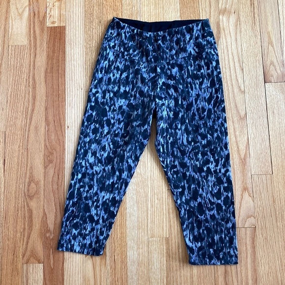 Marika Leggings cropped workout exercise animal‎ print size medium soft capris M - Picture 1 of 6